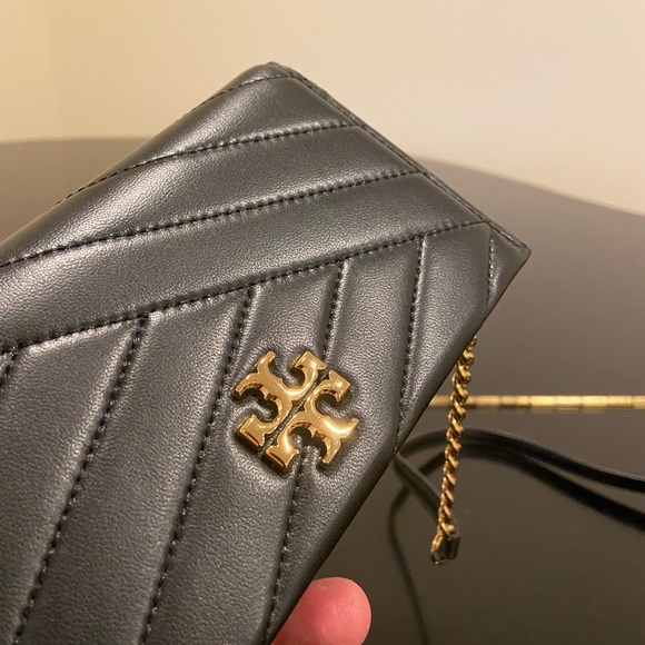 NWT authentic rare luxury minimalist Tory Burch Kira Chevron Phone Crossbody - Picture 8 of 17